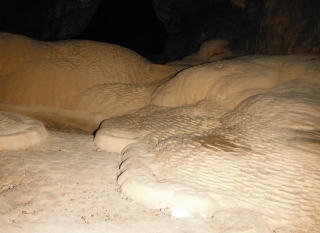 Cuevas y cavernas